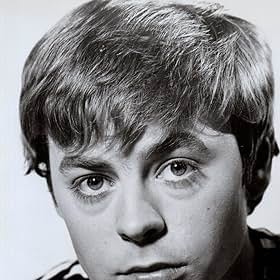 Hywel Bennett